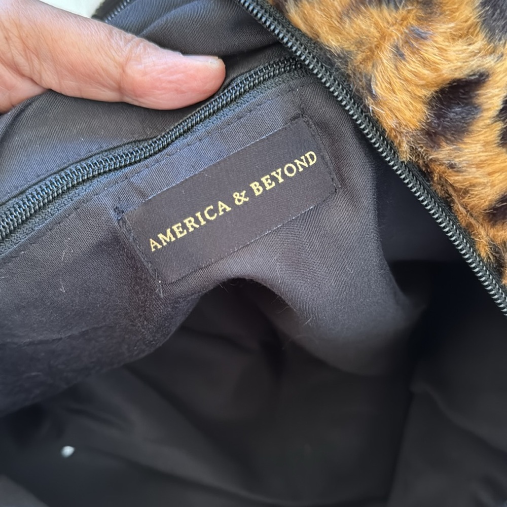 America & Beyond Leopard Print Fur Tote View 6
